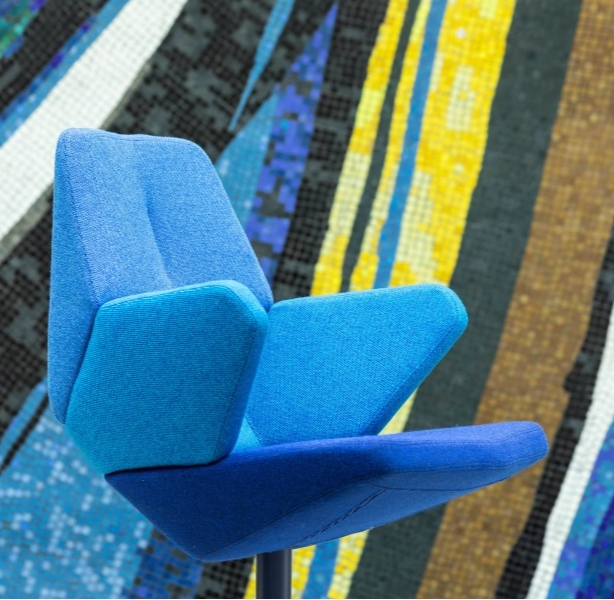 prostoria-trifidae-konferenzstuhl