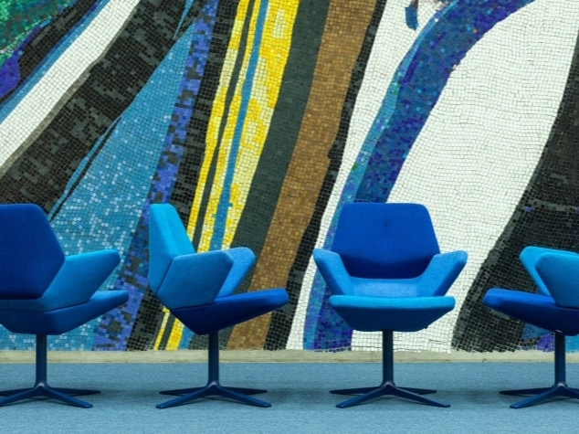 prostoria-trifidae-stuhl-blau